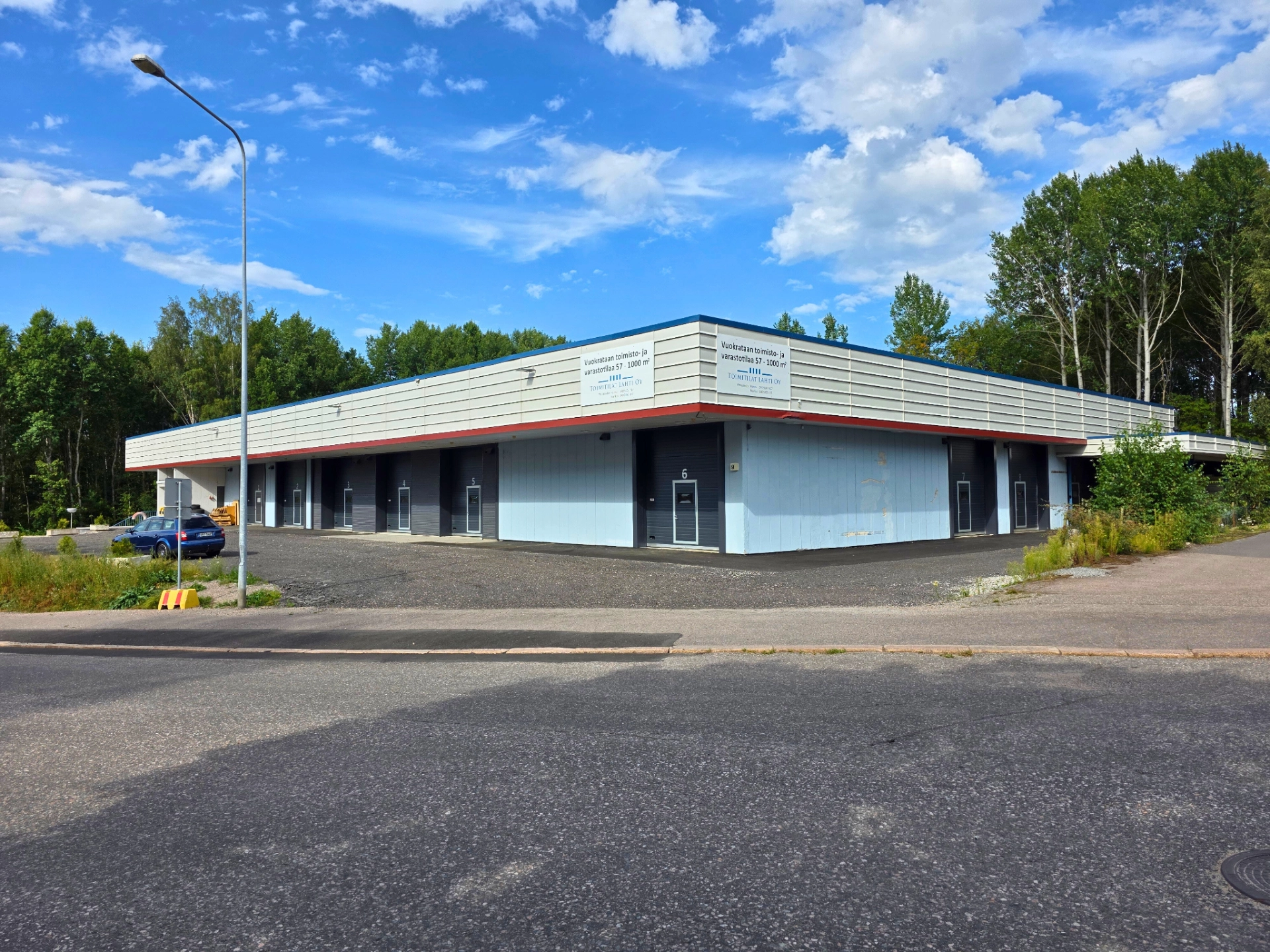 Autohallin työtila Aniankadulla